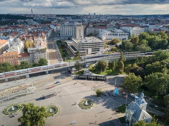 Dvoumilionová Praha přesedne na koleje