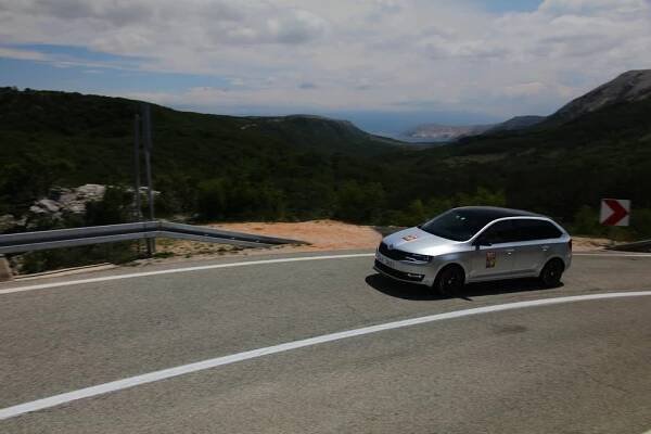 Autem do Chorvatska alpskými tunely!