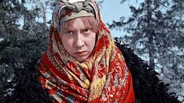 Inna Čurikovová ve filmu Mrazík (1964)