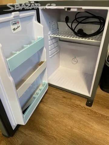 Indel B Minibar ( lednice )
