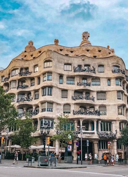 Gaudí Barcelona: La Pedrera, A Masterpiece of Nature