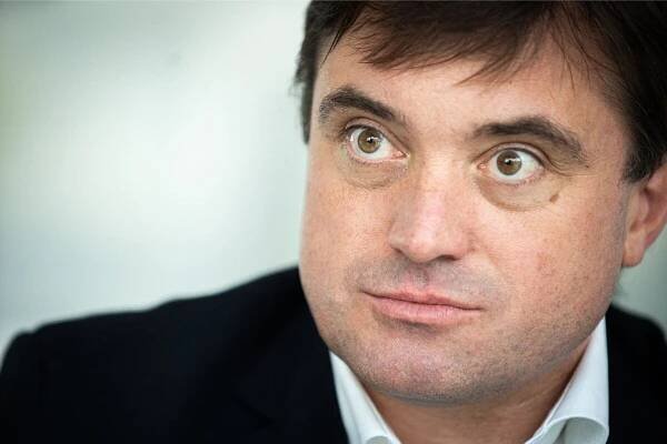 Rattaj počítal škody v miliónoch a vo veľkom prepúšťal