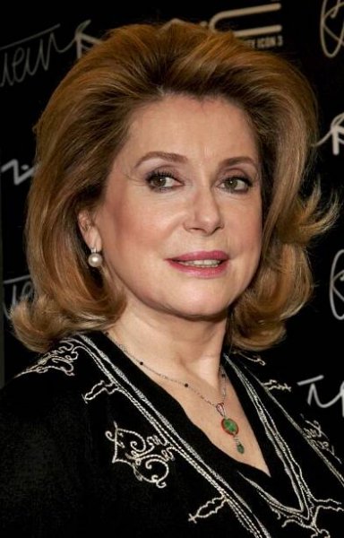 Catherine Deneuve: *22.10.1943, francouzská filmová herečka