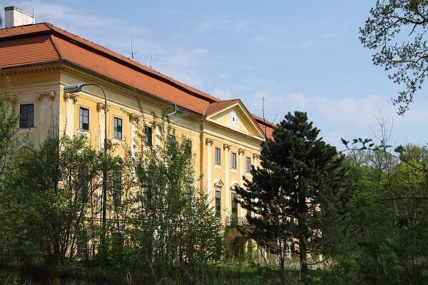 Soubor:Nový zámek Libějovice in 2011 (3).JPG