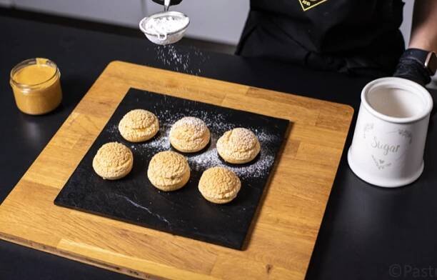 Gold craquelin recept - Pastry.cz