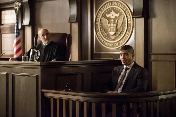 Arrow - Procesní listina č. 11-19-41-73 - Z filmu - Rick Gonzalez