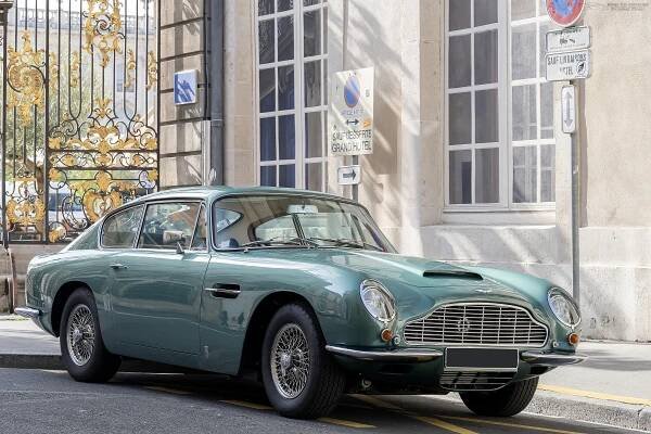 Aston Martin DB6