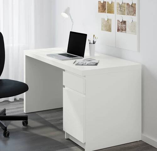 Počítačový pult (75 fotografií): moderní stoly pro počítač od firmy Ikea a pracovní nábytek pro domácnost
