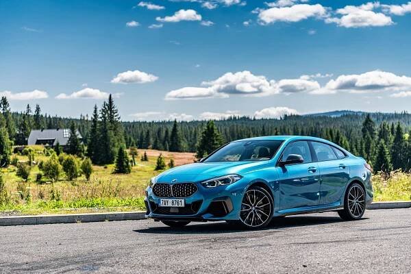 Test BMW M235i xDrive Gran Coupé 2020: Vzhledově možná rozporuplné, jízdně skvělé - roadblog.cz