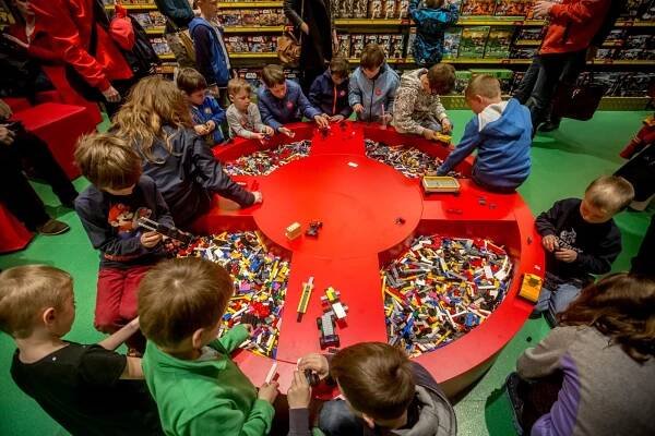 Známé hračkářství Hamleys v Praze končí. Místo něj vznikne zábavní centrum