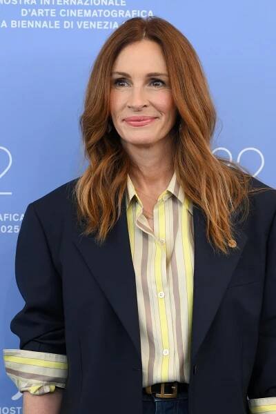 Julia Roberts půjčuje oblečení svým kolegyním! Amanda Seyfried vynesla v Benátkách stejný outfit