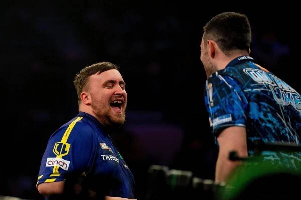 Alamy Live News. 3BD543X Sheffield, UK. 22nd May, 2025. Luke Littler laughing at Luke Humphries during the BetMGM Premier League Darts at the Utilita Arena, Sheffield, England, United Kingdom on 22 May 2025 Credit: Alex Young/Every Second Media Credit: Every Second Media/Alamy Live News This is an Alamy Live News image and may not be part of your current Alamy deal . If you are unsure, please contact our sales team to check.