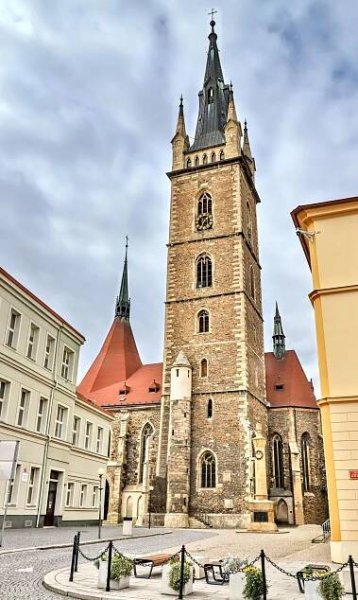 Fotogalerie • Vyhlídková věž kostela sv. Petra a Pavla (Věž budovy s vyhlídkou) • Mapy.com