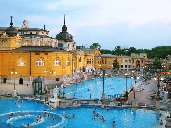 Budapešťský Six Inn *** jen 15 min. pěšky od slavných termálních lázní Széchenyi, Budapešť - Maďarsko | SlevaDne