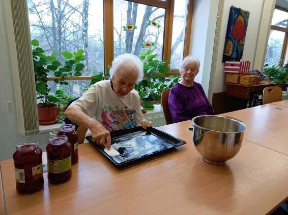 Pečeme koláče - Dům seniorů Františkov, Liberec, příspěvková organizace