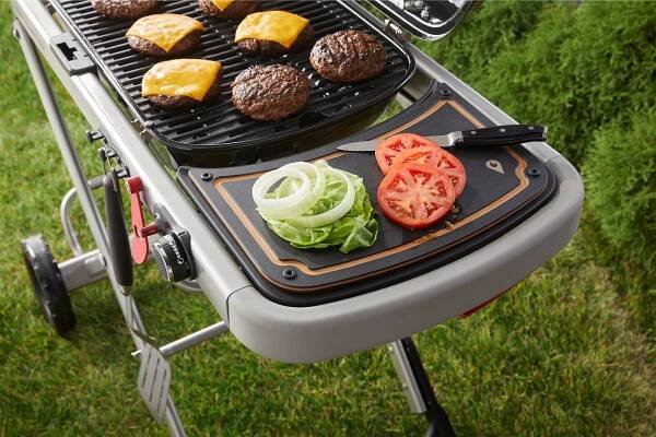Cestovní gril plynový WEBER Traveller | Železářství Bradáč