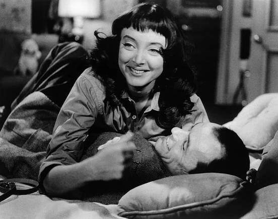 A HOLE IN THE HEAD, Carolyn Jones, Frank Sinatra, 1959