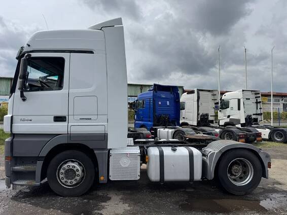 Mercedes-Benz Actros 1844 MP3 – GigaSpace » Triska Truck 