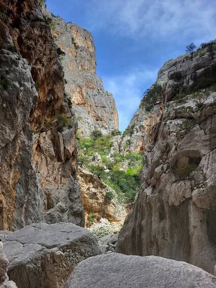 Túra: Gola di Gorropu na Sardínii je najväčší a najhlbší kaňon v Taliansku | HIKING.SK