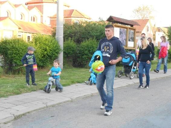 Obec Těšetice - Lampiónový průvod 2015