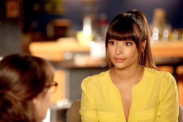 Nová holka - Cínové výročí - Z filmu - Hannah Simone