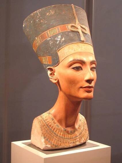 File:Nefertiti berlin.jpg - Wikimedia Commons