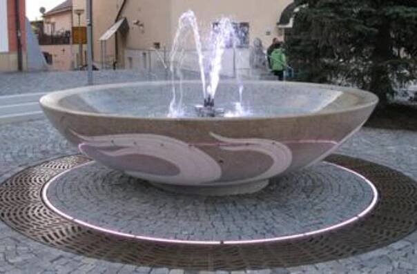 Kašna pěti pramenů ve Žďáru nad Sázavou