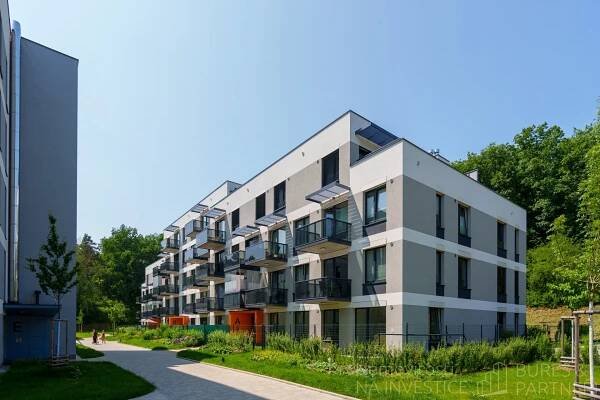 Pronájem bytu 2+kk, 55 m2 s garážovým stáním - Nurmiho, Praha 15 - Hostivař | Bureš & partneři s.r.o.