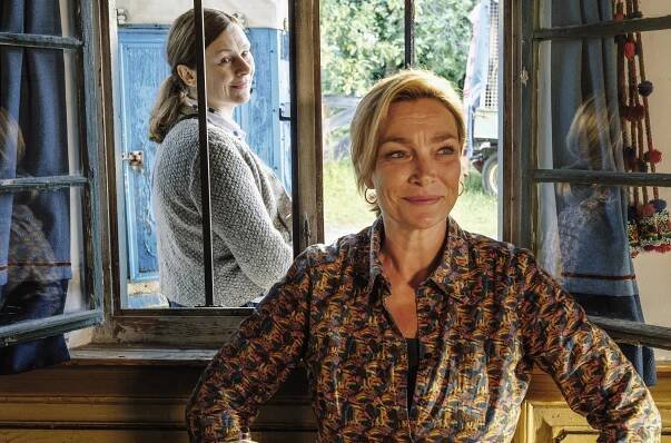 Zimmer mit Stall - So ein Zirkus - Z filmu - Bettina Mittendorfer, Aglaia Szyszkowitz