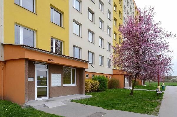 Prodáno: družstevní byt 3+1 s lodžií, Kojetická, Neratovice • HONZA PTÁČEK • realitní makléř
