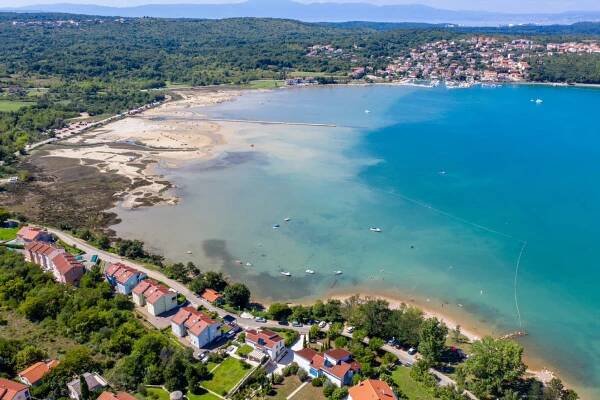 Apartments and holiday homes in the Soline Bay- Island  of Krk - Paralela tours, Paralela Tours Dobrinj