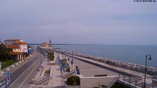 Webcam Caorle sea promenade, Caorle, Italy - Online Live Cam