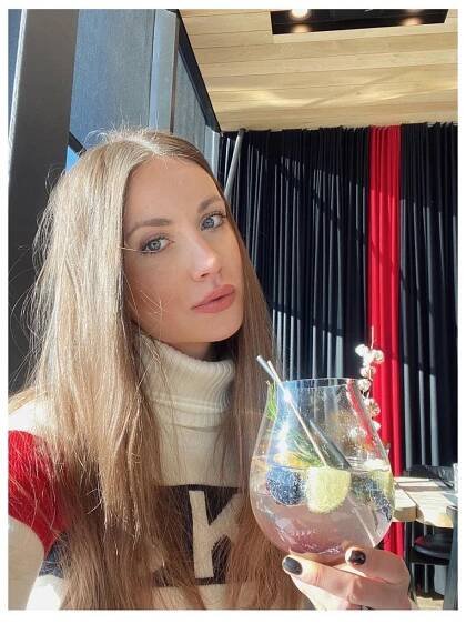 Ester Berdych Sátorová má módu v malíku