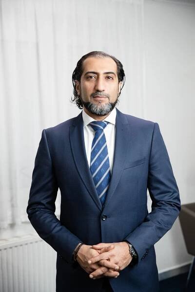 Zpívající lékař ze SuperStar Ali Amiri (41): Svatba a narození prvního dítěte!