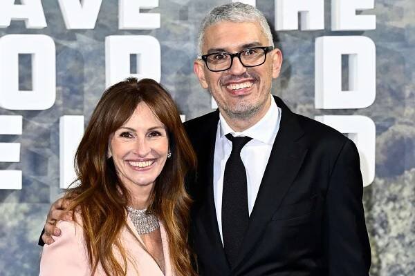 Julia Roberts, Sam Esmail created a cinematic universe — on and off screen