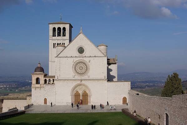 Soubor:Assisi San Francesco BW 1.JPG – Wikipedie