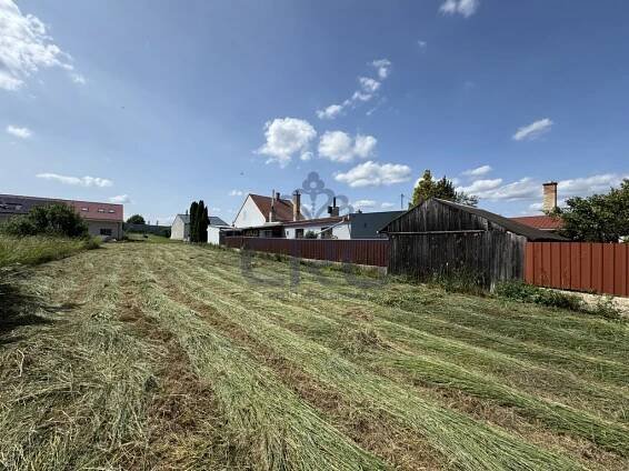 Prodej stavebního pozemku 565 m², Hrušovany u Brna