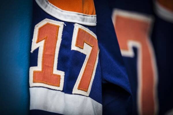 Jari Kurri Edmonton Oilers 80-81 pre-season game worn