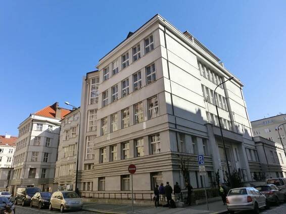 Vyšší odborná škola ekonomických studií a Střední průmyslová škola potravinářských technologií, Praha 2
