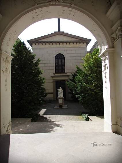 Mikulov - Dietrichsteinská hrobka