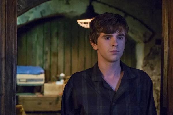 Batesův motel - Temný ráj - Z filmu - Freddie Highmore