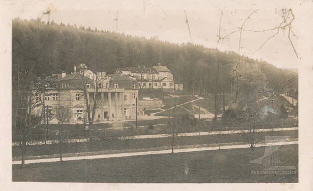 Inhalatorium a divadlo, poštou 1926 - inhalatorium Luhačovice