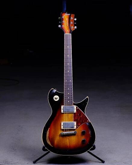 RB6 in 3 Tone Sunburst Front