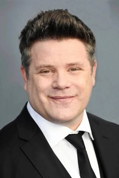 Sean Astin isGary