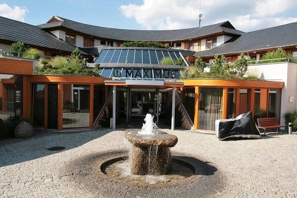 Soubor:Brno-Kníničky, Hotel Maximus Resort (1787).jpg