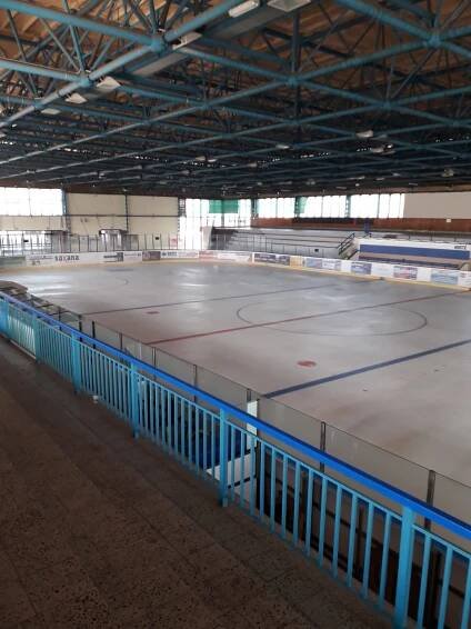 Rokycanský zimní stadion musí mít do pondělí osm vrstev ledu - Český pohled