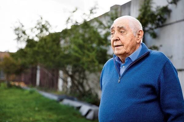 Zásadní roli v prožívání emocí hraje chování matky, říká psychiatr Honzák