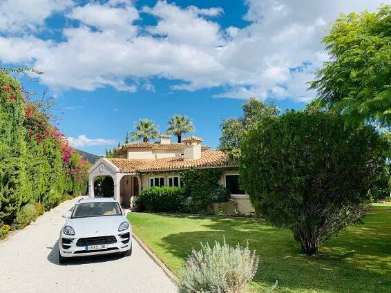 Villa Oscar – Benalmadena Pueblo – FloraHome