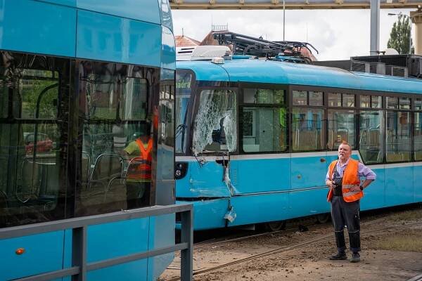 Dopravu v Ostravě ochromily dvě nehody tramvají. V Porubě s vážným zraněním