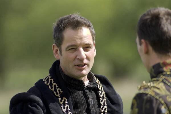 Tudorovci - Chladnokrevně (S01E01) (2007) | Tvůrci | ČSFD.cz